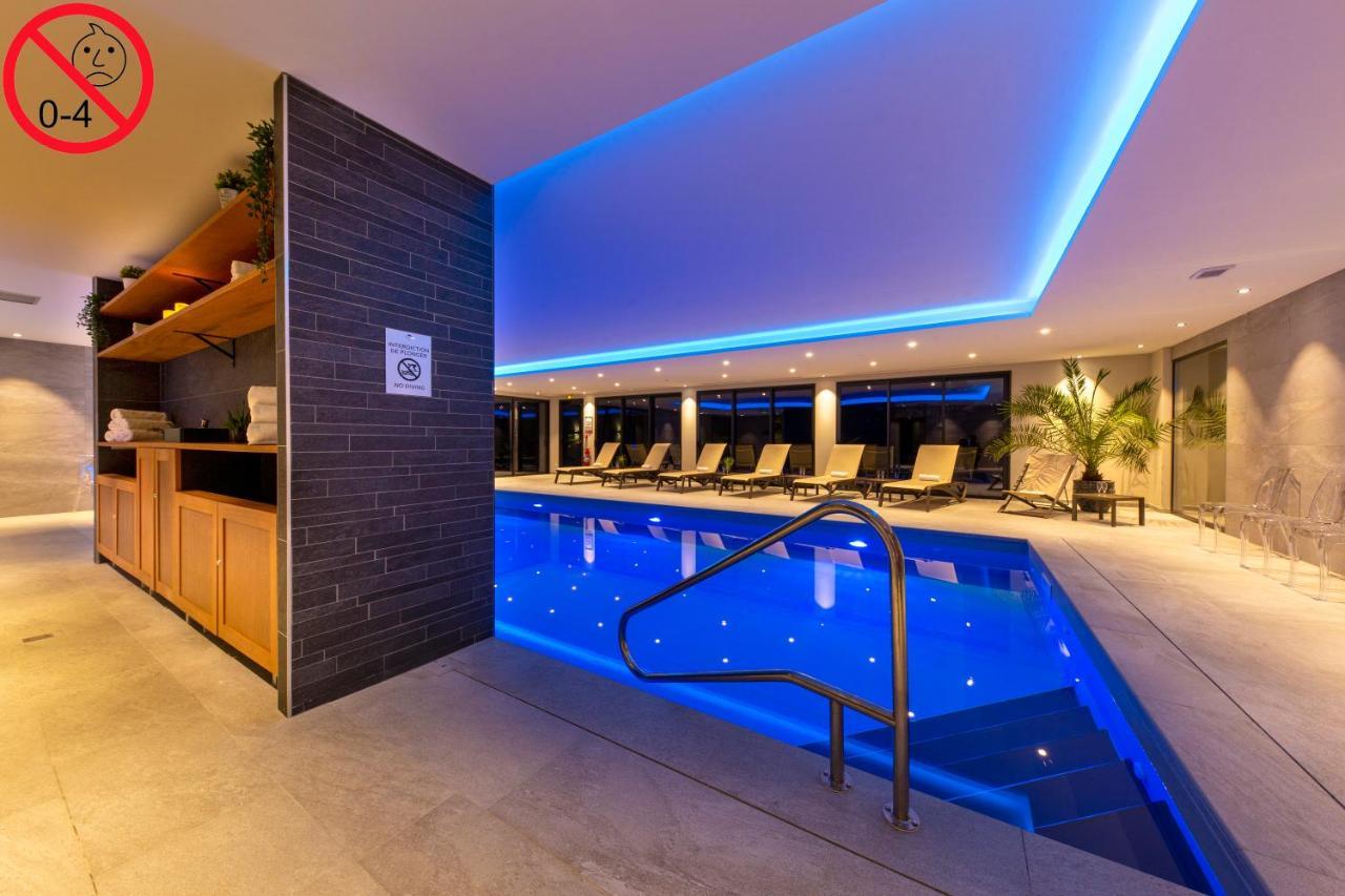 Hotel L'Escale - Piscine & Spa 에스칼르 외부 사진