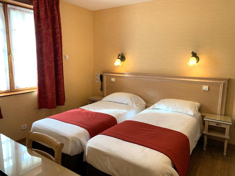 Hotel L'Escale - Piscine & Spa 에스칼르 외부 사진